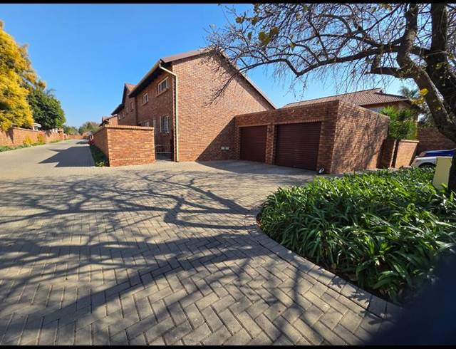 3 BEDROOM TOWNHOUSE FOR SALE IN MONTANA